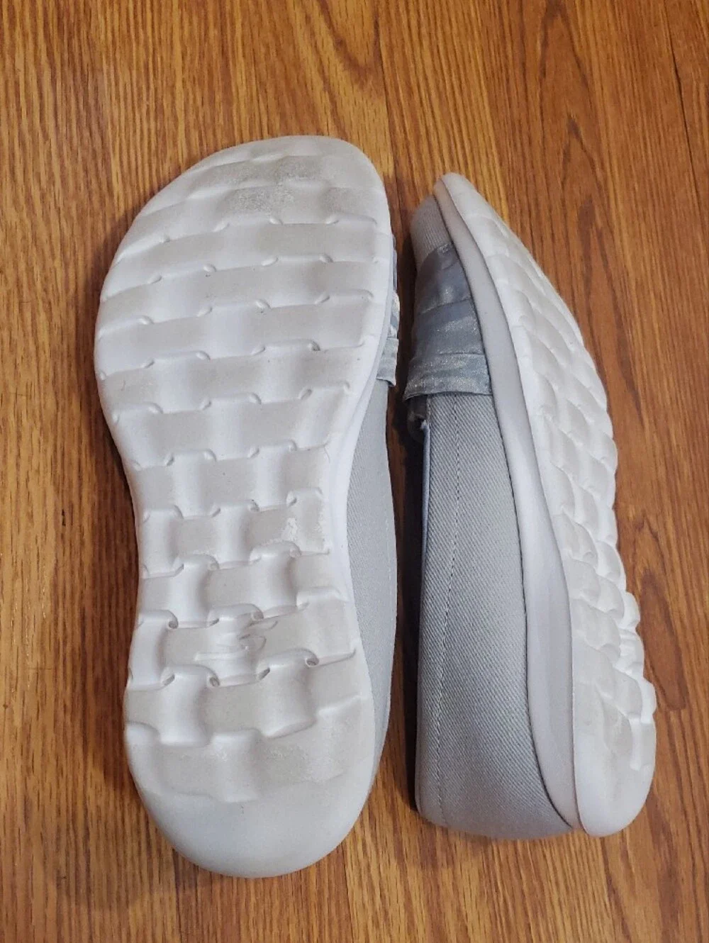 Skechers Madison Ave With Pleated Satin Cross-Over Bow Detail Flats Gray Womens